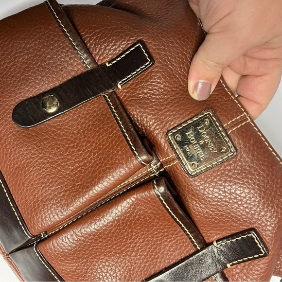 Dooney & Bourke safari brown pebbled leather shoulder bag - Picture 2 of 9